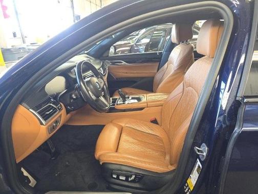 2022 BMW 750 i xDrive