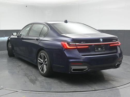 2022 BMW 750 i xDrive