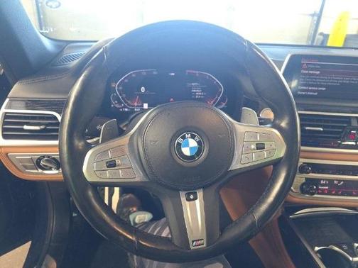 2022 BMW 750 i xDrive