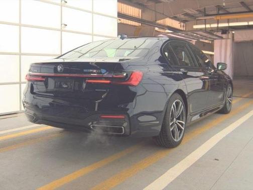 2022 BMW 750 i xDrive