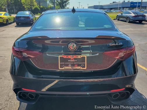 2022 Alfa Romeo Giulia Quadrifoglio