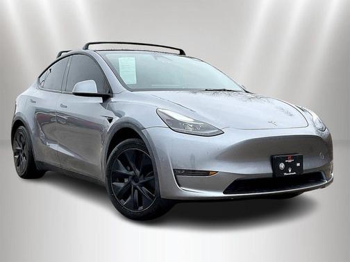 Gray 2024 Tesla Model Y Long Range