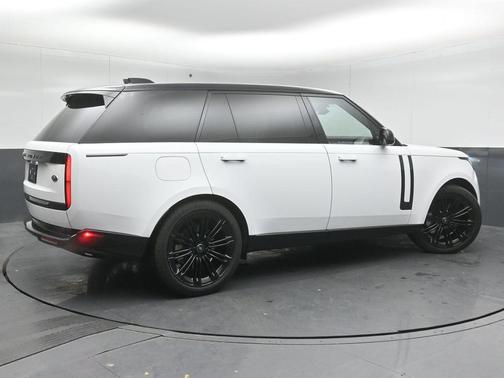 2023 Land Rover Range Rover P530 SE