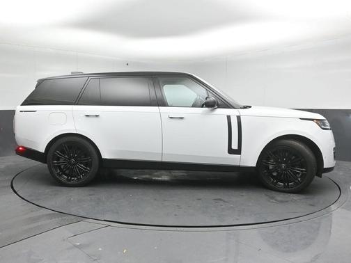 2023 Land Rover Range Rover P530 SE