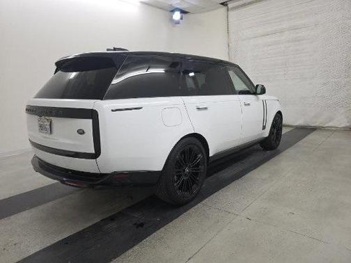 2023 Land Rover Range Rover P530 SE