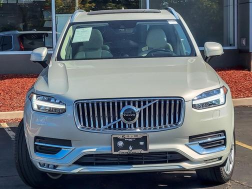 2022 Volvo XC90 T6 Inscription 6 Passenger