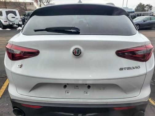 2022 Alfa Romeo Stelvio Sprint