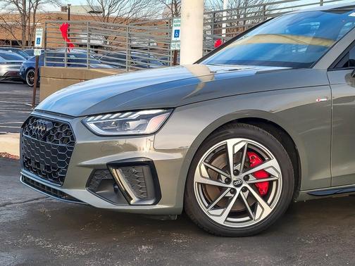 2023 Audi A4 45 S line Prestige