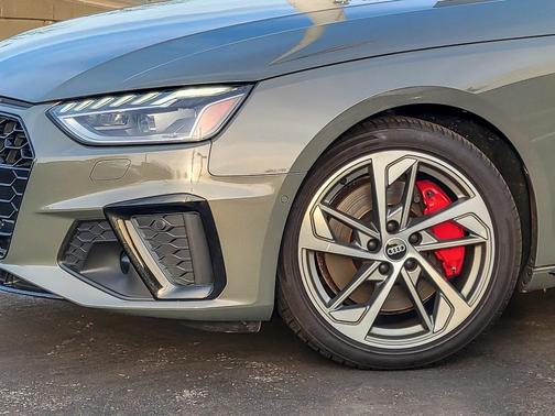 2023 Audi A4 45 S line Prestige