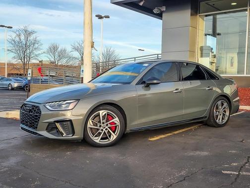 2023 Audi A4 45 S line Prestige