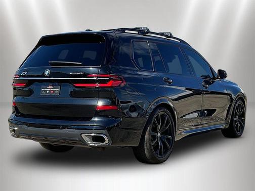 Black Sapphire Metallic 2024 BMW X7 xDrive40i