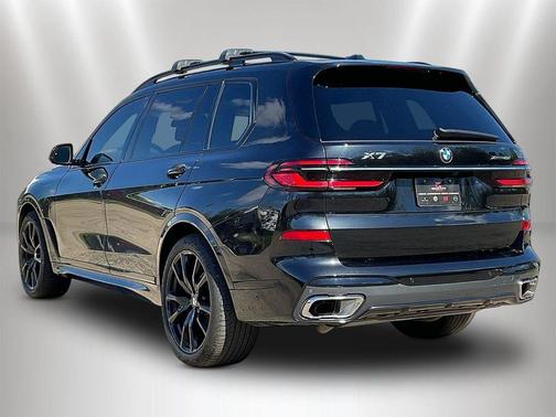 Black Sapphire Metallic 2024 BMW X7 xDrive40i