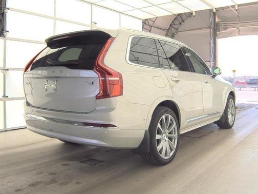 2022 Volvo XC90 T6 Inscription 6 Passenger