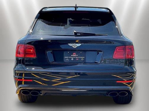 Black 2019 Bentley Bentayga V8