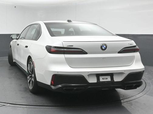 2023 BMW 760 760i xDrive