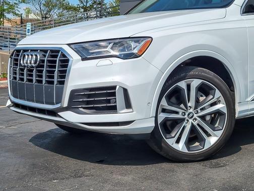 2021 Audi Q7 55 Premium Plus