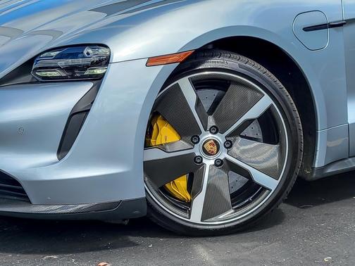 2020 Porsche Taycan Turbo S