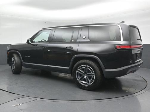 2025 Rivian R1S Adventure