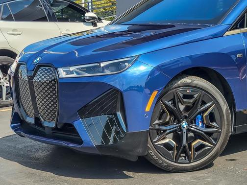 2023 BMW iX M60