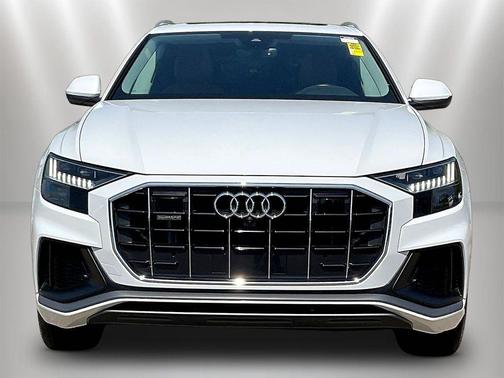 Glacier White Metallic 2023 Audi Q8 55 Premium Plus