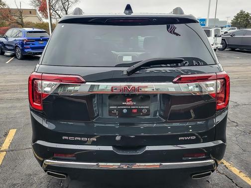 2020 GMC Acadia Denali