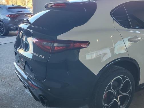 2022 Alfa Romeo Stelvio Veloce