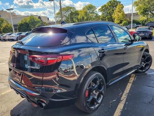 2022 Alfa Romeo Stelvio Veloce