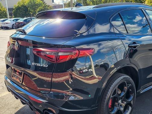 2022 Alfa Romeo Stelvio Veloce