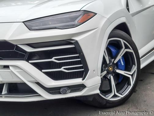 2020 Lamborghini Urus Base