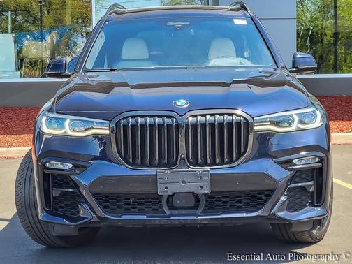 2022 BMW X7 M50i