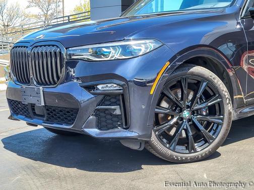 2022 BMW X7 M50i