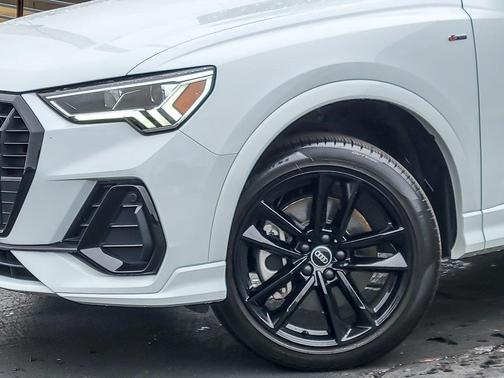 2023 Audi Q3 45 S line Premium