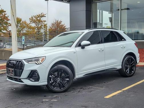 2023 Audi Q3 45 S line Premium