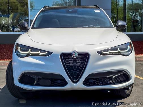 2024 Alfa Romeo Stelvio Base