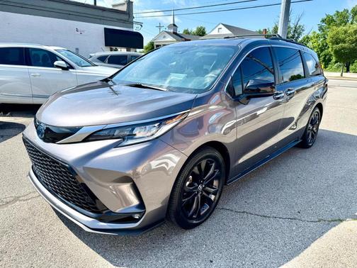 2022 Toyota Sienna XSE 7 Passenger