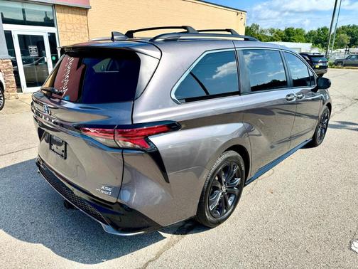 2022 Toyota Sienna XSE 7 Passenger