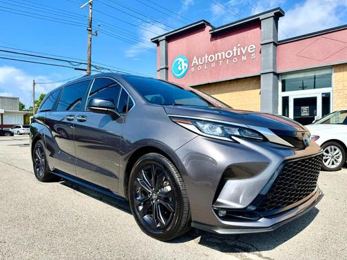 2022 Toyota Sienna XSE 7 Passenger