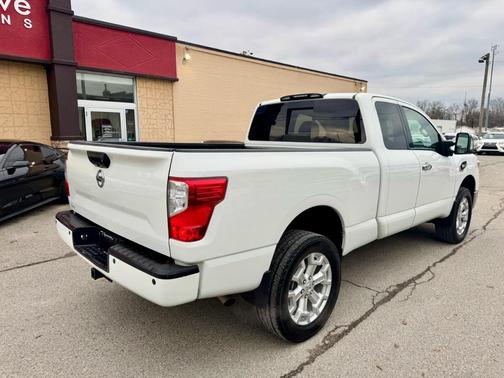 2017 Nissan Titan XD SV