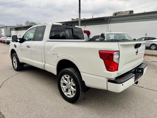 2017 Nissan Titan XD SV