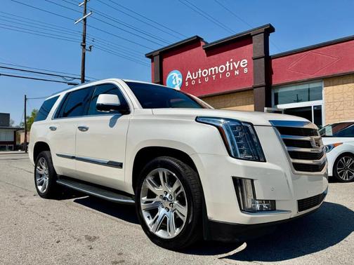 White 2015 Cadillac Escalade Luxury