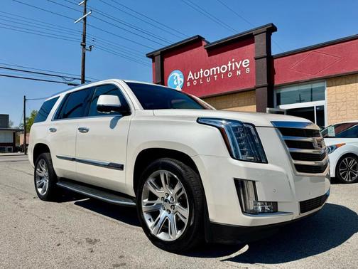 White 2015 Cadillac Escalade Luxury