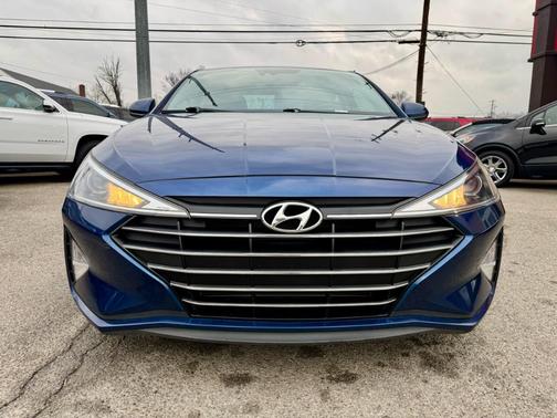2020 Hyundai ELANTRA SE