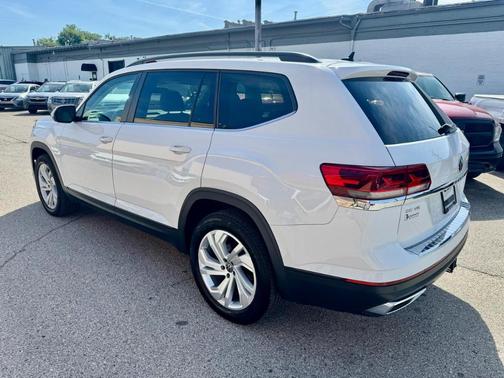 Pure White 2021 Volkswagen Atlas 3.6L SE w/Technology