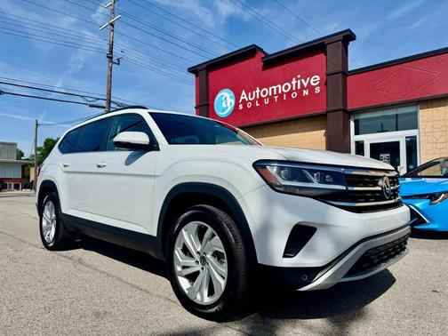Pure White 2021 Volkswagen Atlas 3.6L SE w/Technology