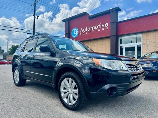 Obsidian Black Pearl 2011 Subaru Forester 2.5X Premium