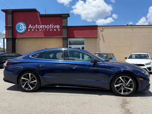 Blue 2022 Hyundai SONATA SEL Plus