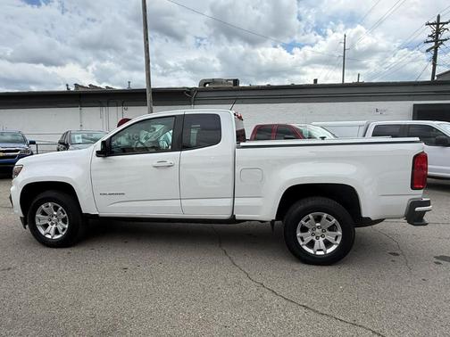 White 2022 Chevrolet Colorado LT