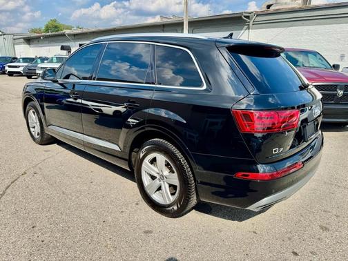 Night Black 2018 Audi Q7 2.0T Premium