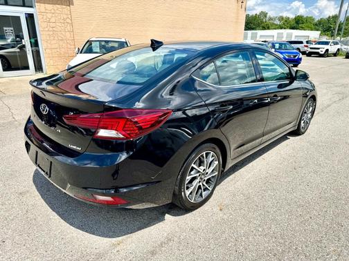 2019 Hyundai ELANTRA Limited