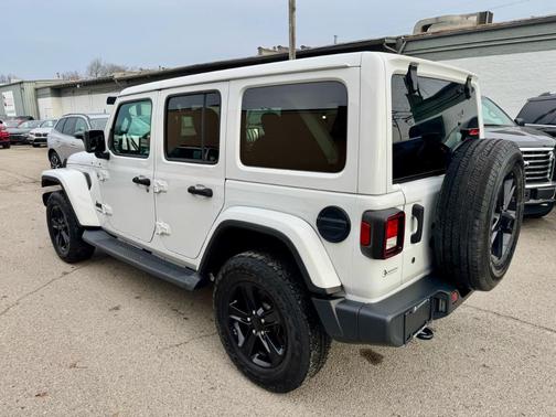 2020 Jeep Wrangler Unlimited Sahara Altitude